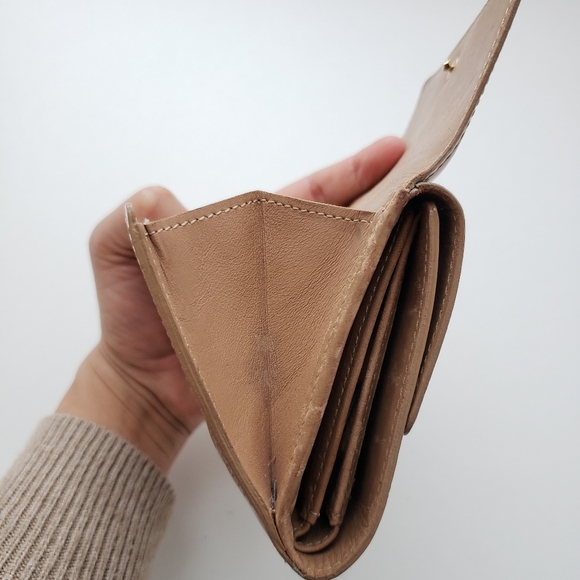 Authentic Louis Vuitton Vernis Compact Wallet - Picture 15 of 16